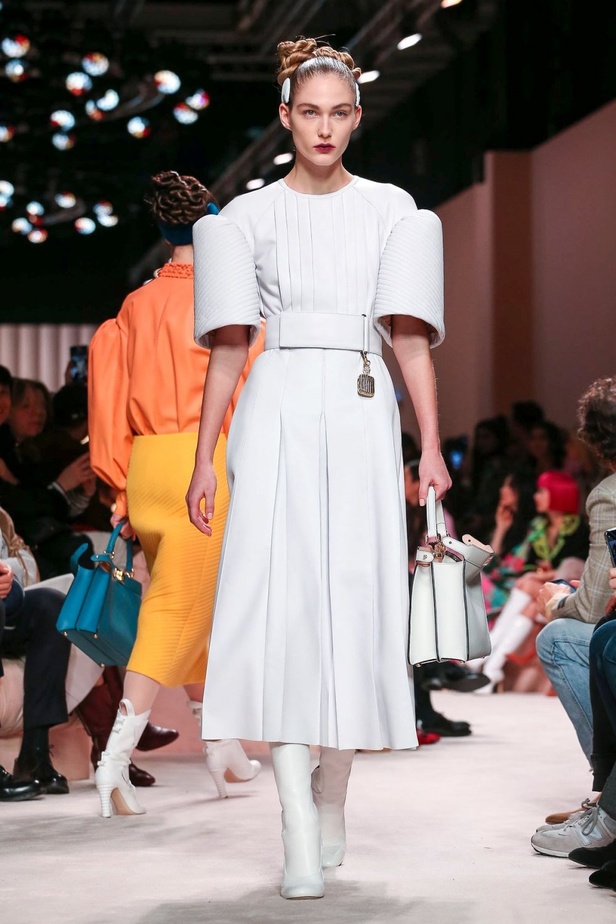 مجموعة فندي FENDI لخريف وشتاء 2020-2021 خلال اسبوع الموضة في ميلانو 