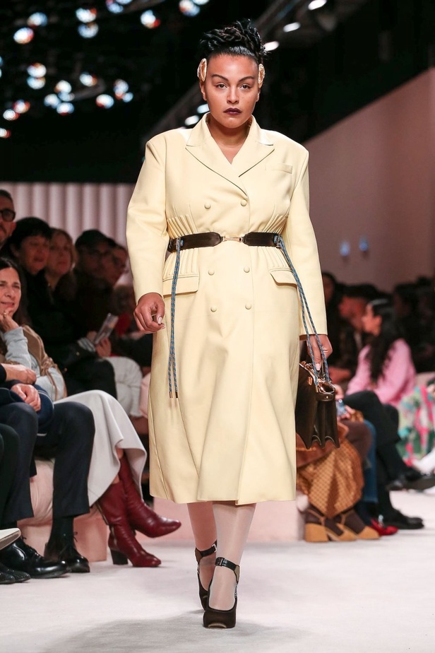 مجموعة فندي FENDI لخريف وشتاء 2020-2021 خلال اسبوع الموضة في ميلانو 