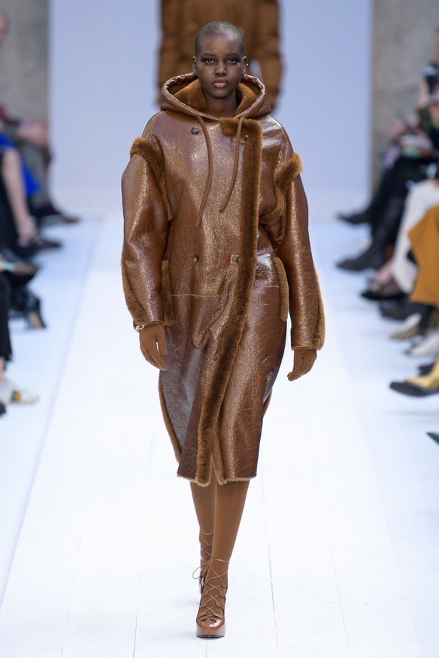 مجموعة ماكس مارا من اسبوع الموضة في ميلانو لخريف وشتاء 2020-2021 