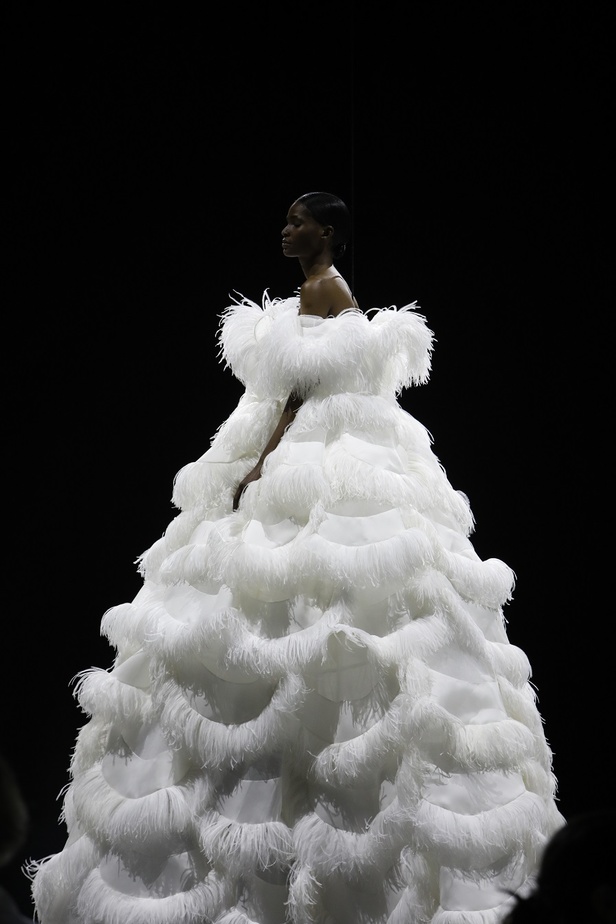 مجموعة دار فالنتينو Valentino لـخريف وشتاء 2021  تصاميم راقية تأخذنا الى الأحلام