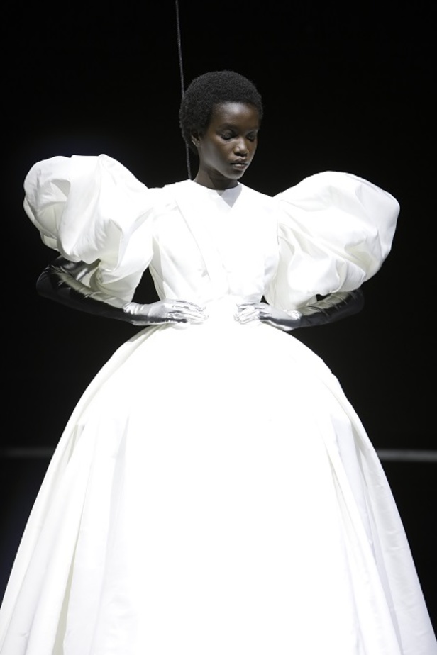 مجموعة دار فالنتينو Valentino لـخريف وشتاء 2021  تصاميم راقية تأخذنا الى الأحلام