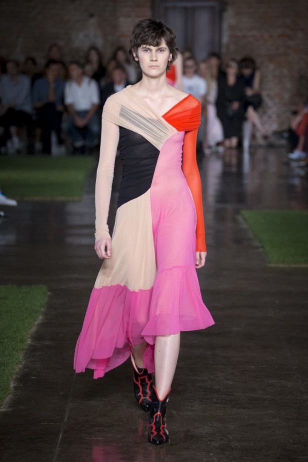 عرض أزياء MSGM لربيع وصيف ٢٠١٩ !