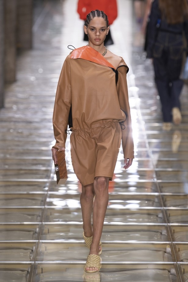 حرفية وإبداع في مجموعة Bottega Veneta لربيع وصيف 2020