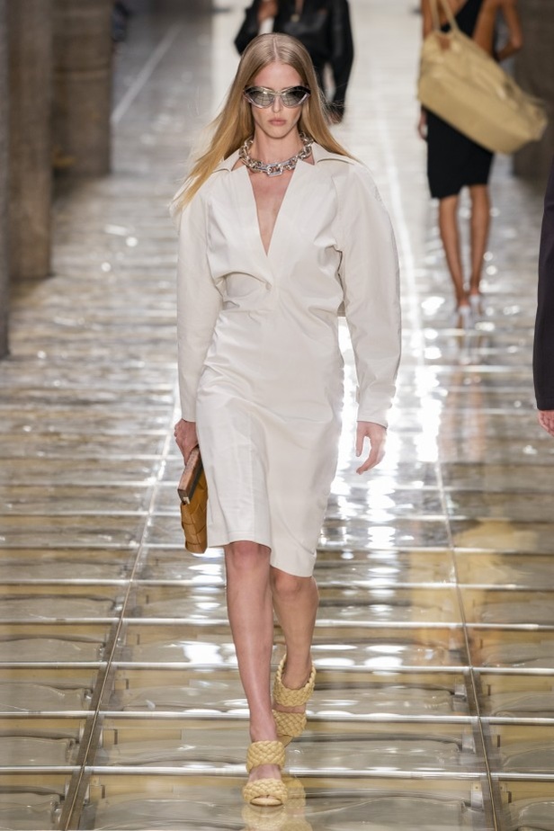 حرفية وإبداع في مجموعة Bottega Veneta لربيع وصيف 2020