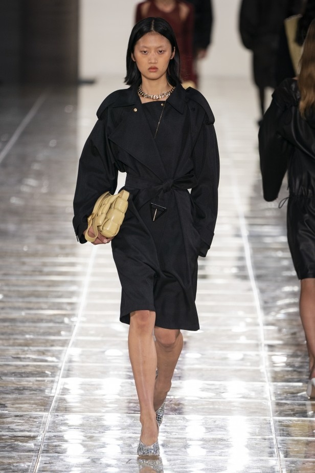 حرفية وإبداع في مجموعة Bottega Veneta لربيع وصيف 2020