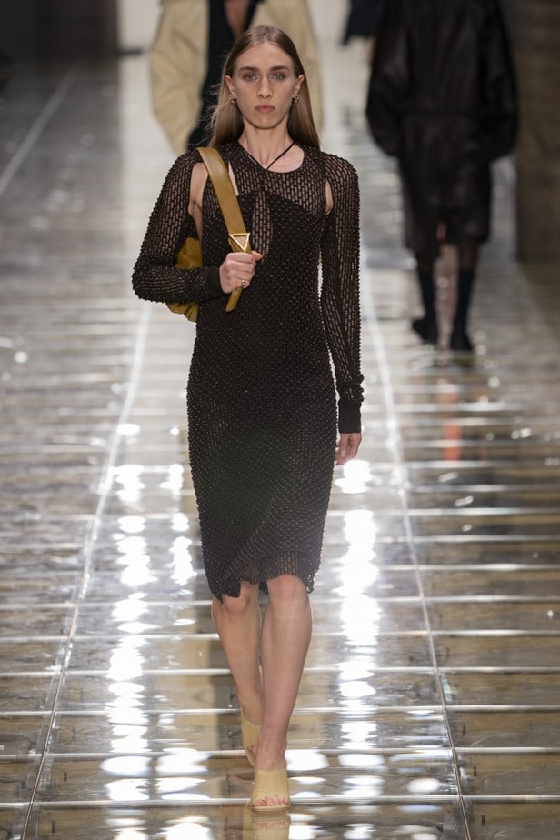 حرفية وإبداع في مجموعة Bottega Veneta لربيع وصيف 2020