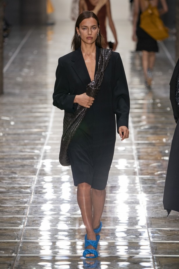 حرفية وإبداع في مجموعة Bottega Veneta لربيع وصيف 2020