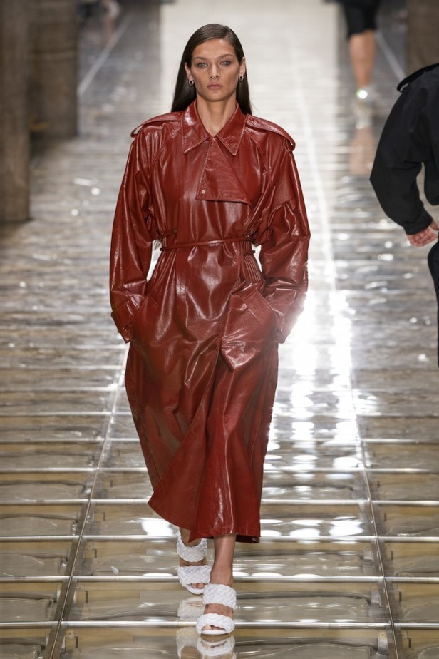 حرفية وإبداع في مجموعة Bottega Veneta لربيع وصيف 2020