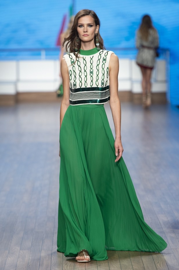 سافري الى عالم الرحلات البحرية مع مجموعة Elisabetta Franchi لربيع وصيف 2020