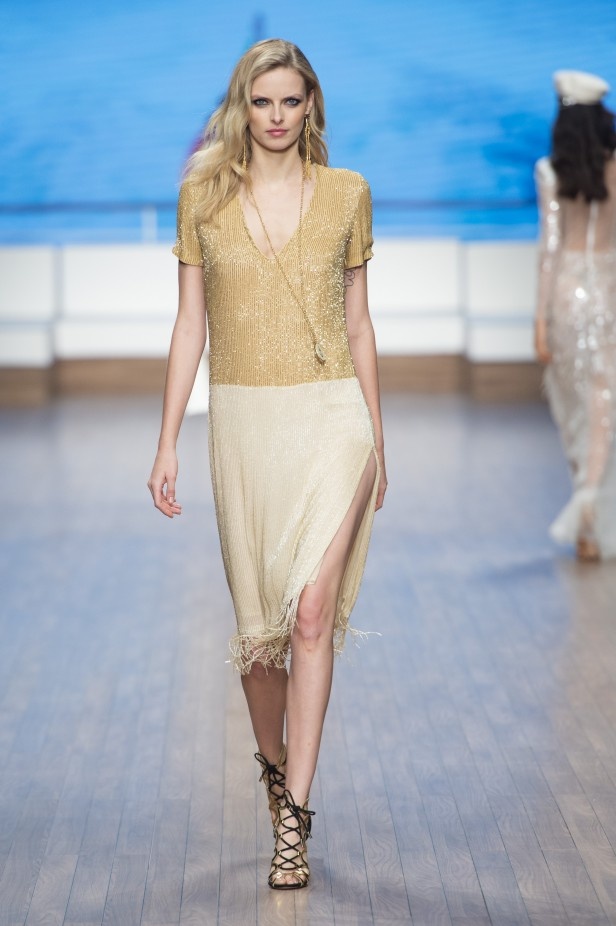 سافري الى عالم الرحلات البحرية مع مجموعة Elisabetta Franchi لربيع وصيف 2020