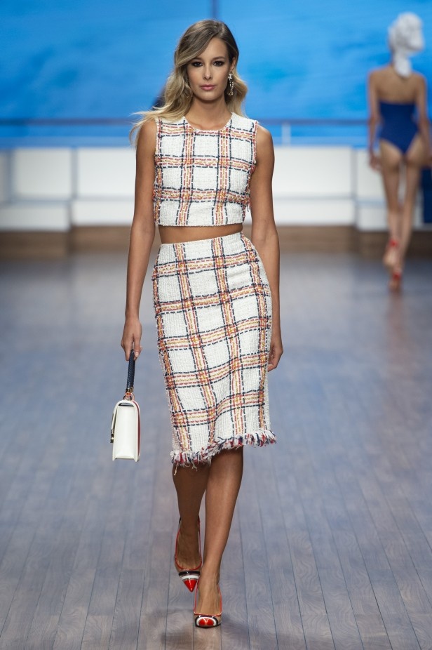 سافري الى عالم الرحلات البحرية مع مجموعة Elisabetta Franchi لربيع وصيف 2020