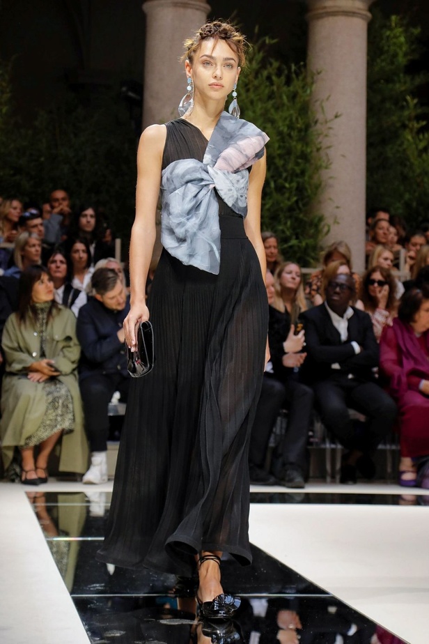 اسبوع الموضة في ميلان 2019 مجموعة GIORGIO ARMANI لربيع وصيف 2020