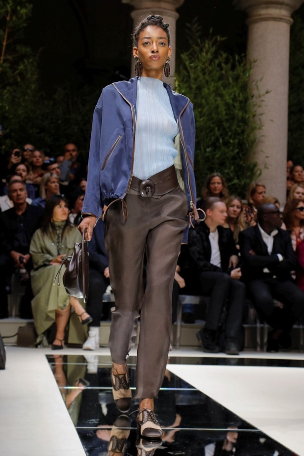 اسبوع الموضة في ميلان 2019 مجموعة GIORGIO ARMANI لربيع وصيف 2020