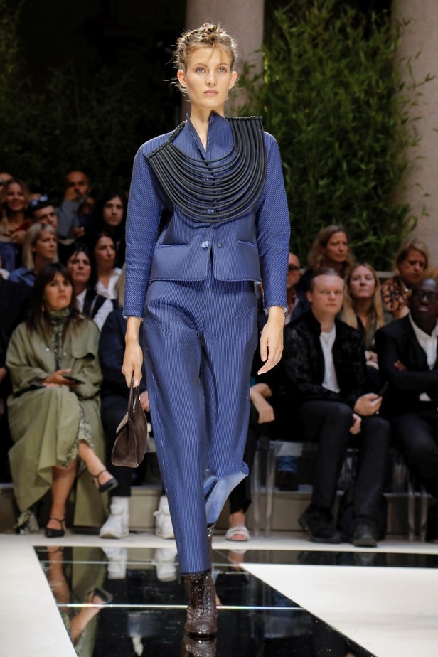 اسبوع الموضة في ميلان 2019 مجموعة GIORGIO ARMANI لربيع وصيف 2020