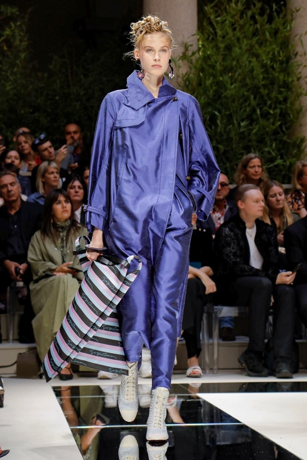 اسبوع الموضة في ميلان 2019 مجموعة GIORGIO ARMANI لربيع وصيف 2020