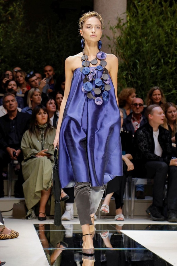 اسبوع الموضة في ميلان 2019 مجموعة GIORGIO ARMANI لربيع وصيف 2020