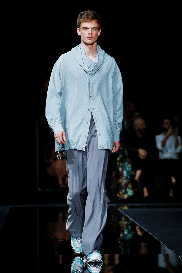 اسبوع الموضة في ميلان 2019 عرض أزياء Emporio Armani لربيع وصيف 2020 من ميلان