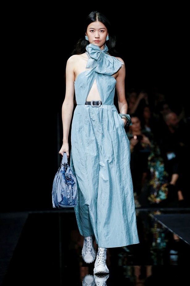 اسبوع الموضة في ميلان 2019 عرض أزياء Emporio Armani لربيع وصيف 2020 من ميلان
