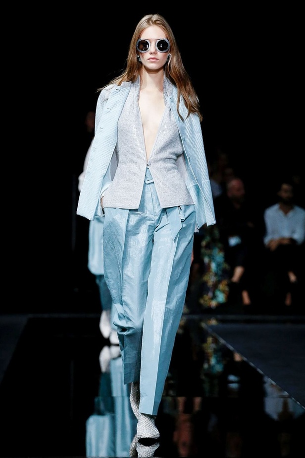 اسبوع الموضة في ميلان 2019 عرض أزياء Emporio Armani لربيع وصيف 2020 من ميلان