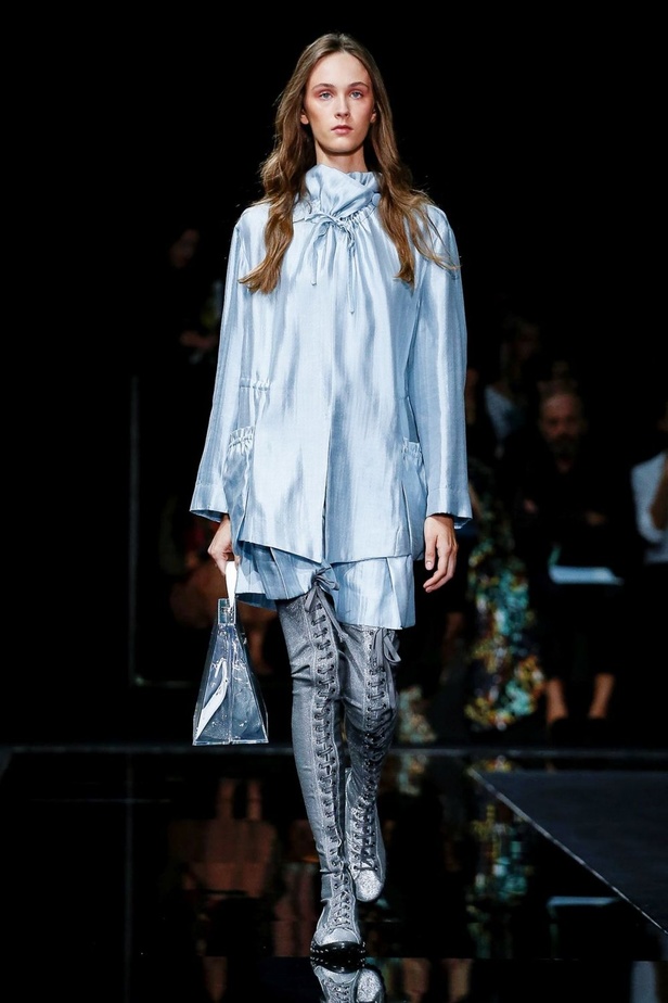اسبوع الموضة في ميلان 2019 عرض أزياء Emporio Armani لربيع وصيف 2020 من ميلان