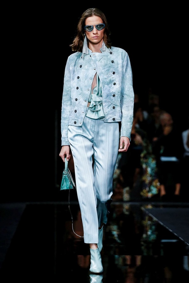 اسبوع الموضة في ميلان 2019 عرض أزياء Emporio Armani لربيع وصيف 2020 من ميلان