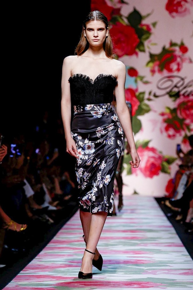 اسبوع الموضة في ميلان 2019 عرض أزياء  BLUMARINE لربيع وصيف 2020