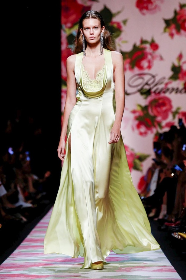 اسبوع الموضة في ميلان 2019 عرض أزياء  BLUMARINE لربيع وصيف 2020