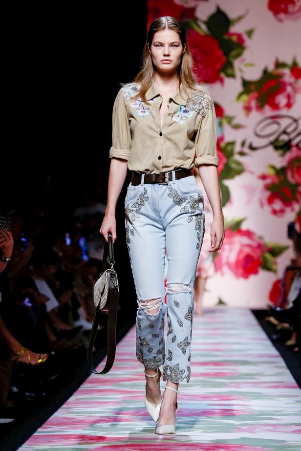 اسبوع الموضة في ميلان 2019 عرض أزياء  BLUMARINE لربيع وصيف 2020