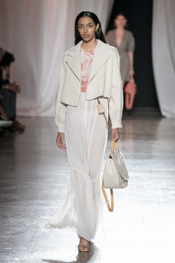 اسبوع الموضة في ميلان 2019 أزياء AIGNER الفاخرة لربيع وصيف 2020