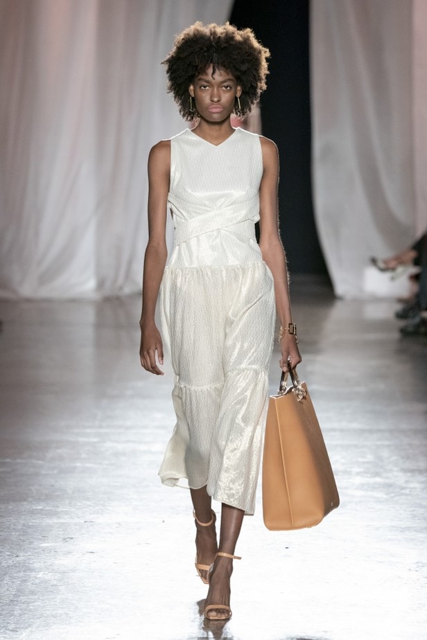 اسبوع الموضة في ميلان 2019 أزياء AIGNER الفاخرة لربيع وصيف 2020