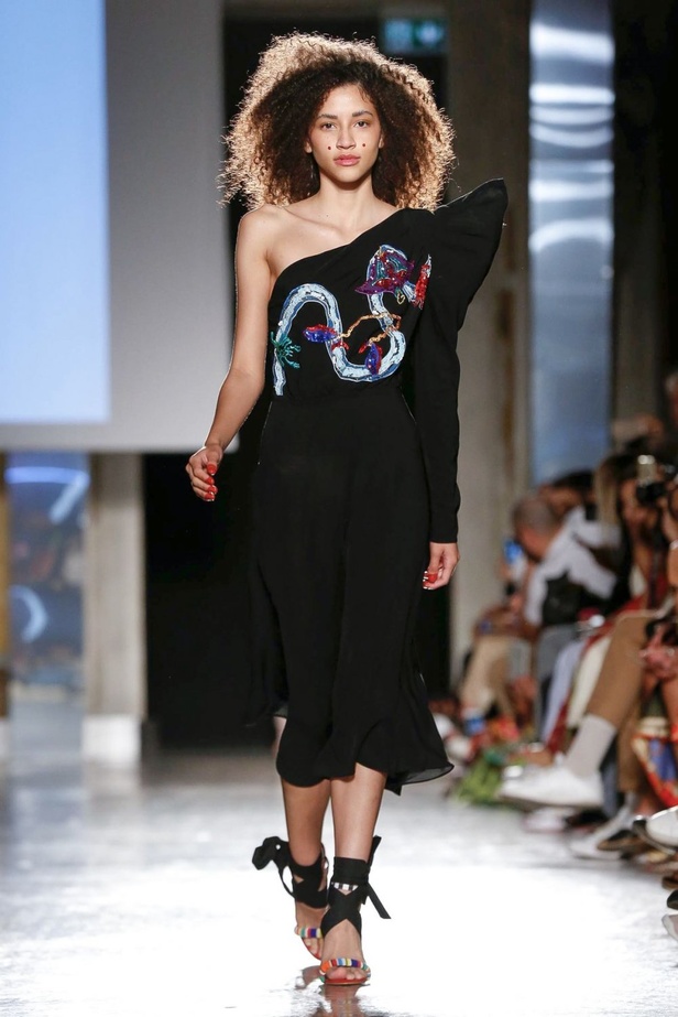 اسبوع الموضة في ميلان 2019 أزياء  STELLA JEAN الجاهزة لربيع وصيف 2020