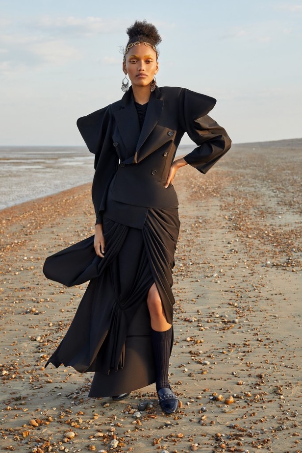 عرض ازياء OSMAN لربيع وصيف 2021 من اسبوع لندن للموضة