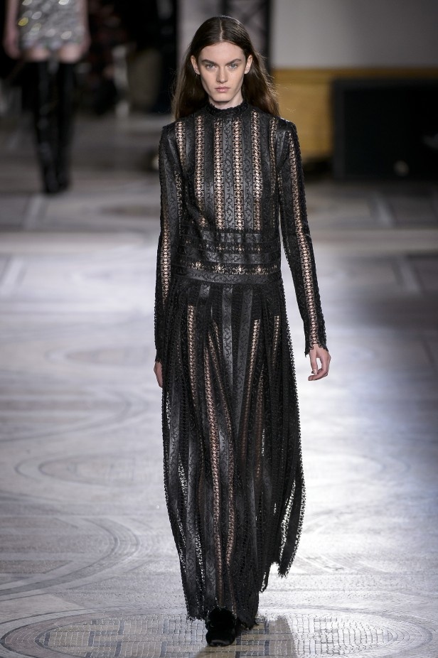 مجموعة Giambatista Valli من الألبسة الفاخرة لربيع وصيف 2018