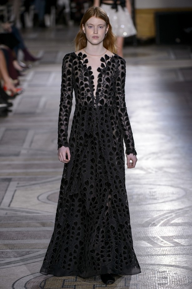 مجموعة Giambatista Valli من الألبسة الفاخرة لربيع وصيف 2018