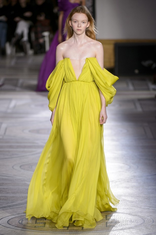 مجموعة Giambatista Valli من الألبسة الفاخرة لربيع وصيف 2018