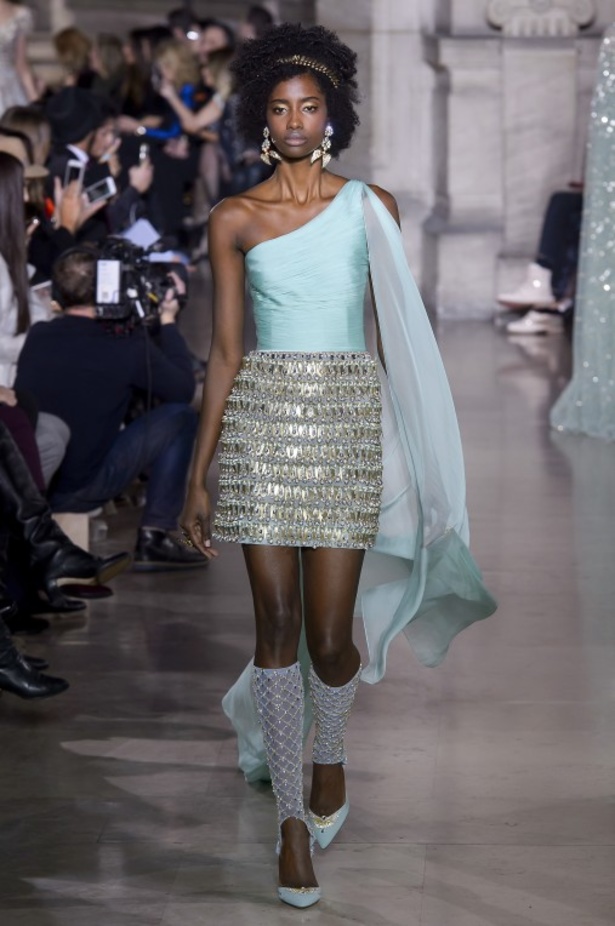 عرض ازياء جروج حقيبة لربيع وصيف 2018