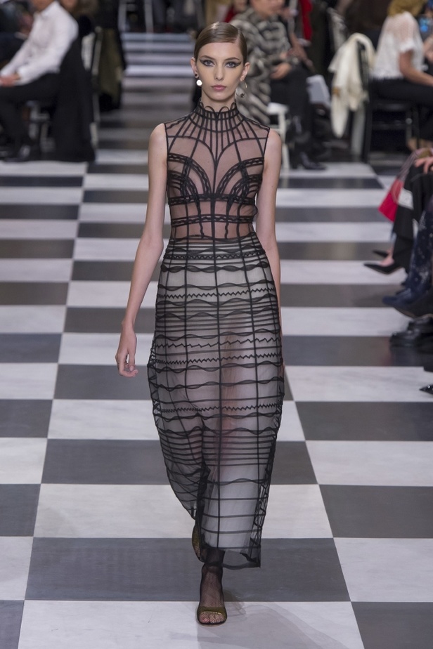 عرض أزياء كريستيان ديور لربيع 2018