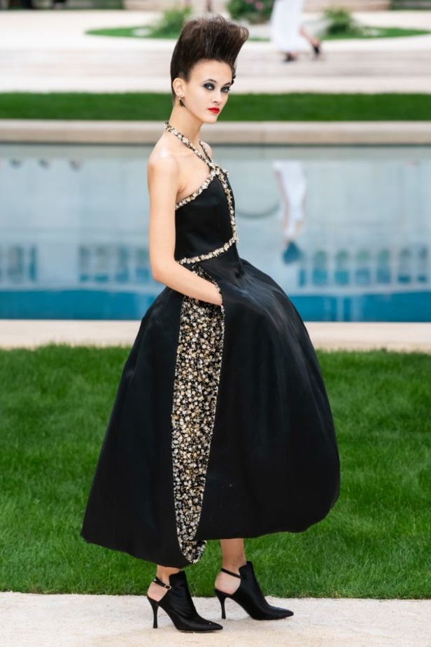 عرض "شانيل" Chanel لربيع وصيف 2019 للهوت كوتور !