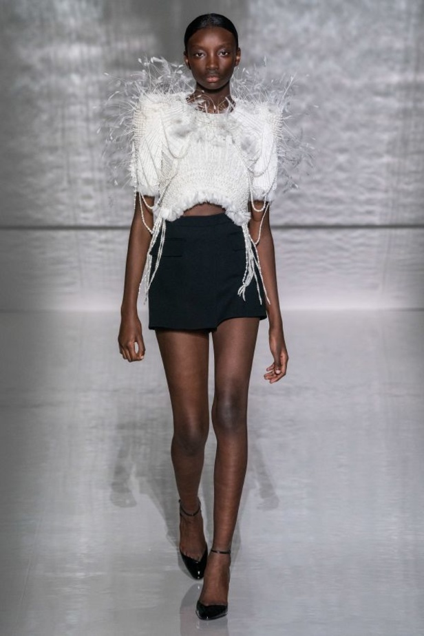 عرض أزياء Givenchy لهوت كوتو ربيع وصيف 2019 !