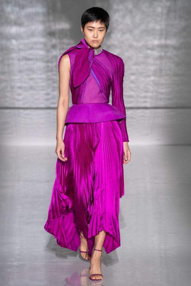 عرض أزياء Givenchy لهوت كوتو ربيع وصيف 2019 !