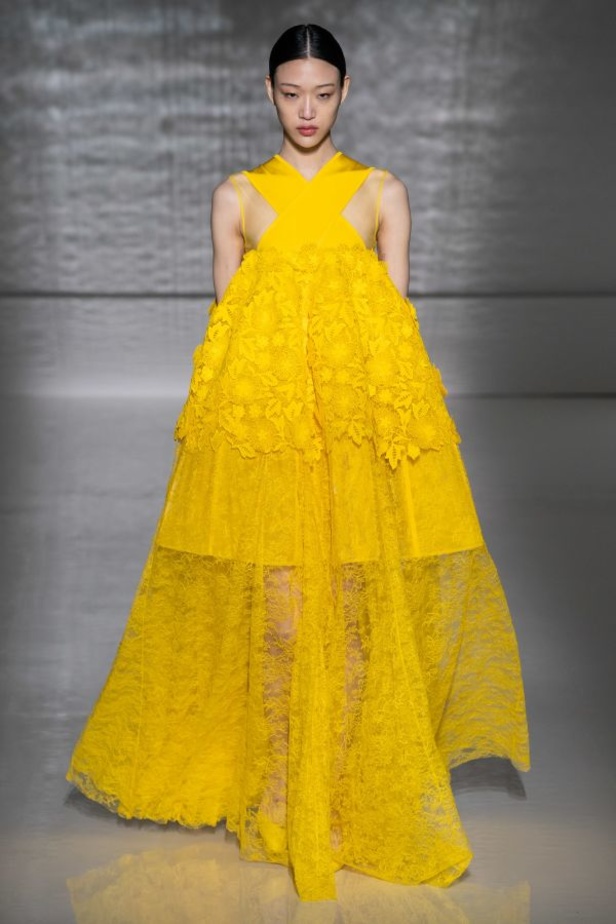 عرض أزياء Givenchy لهوت كوتو ربيع وصيف 2019 !