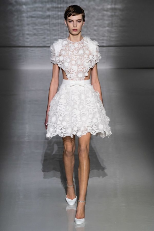 عرض أزياء Givenchy لهوت كوتو ربيع وصيف 2019 !