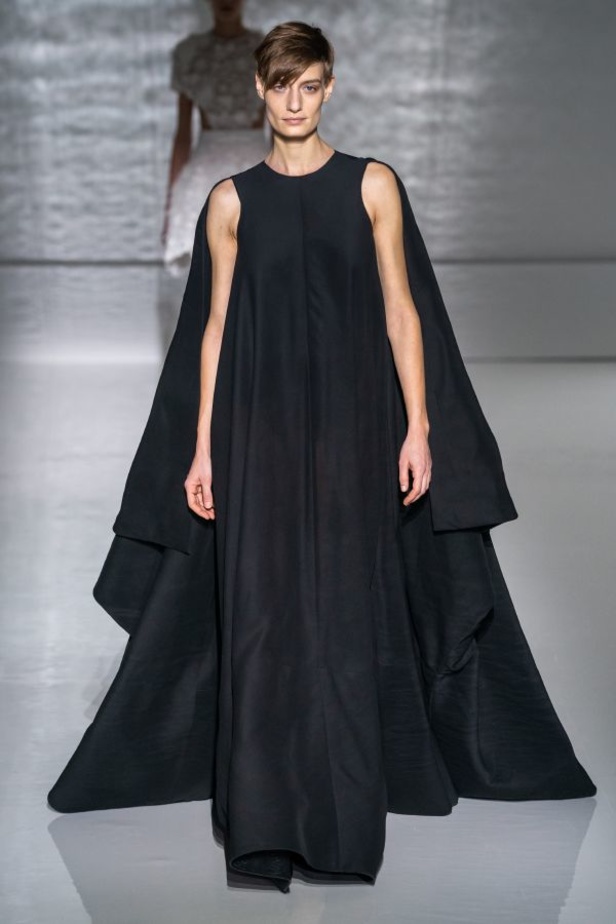 عرض أزياء Givenchy لهوت كوتو ربيع وصيف 2019 !