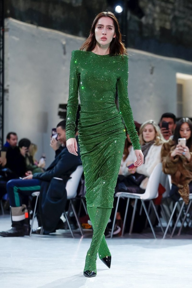 مجموعة الألبسة الراقية من ألكسندر فوتييه لربيع 2019