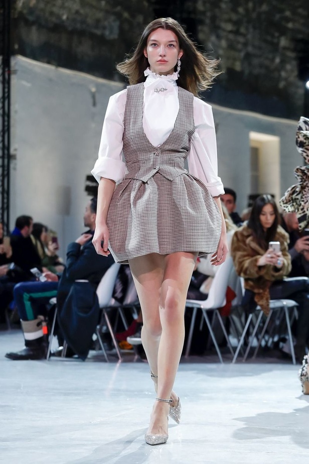 مجموعة الألبسة الراقية من ألكسندر فوتييه لربيع 2019