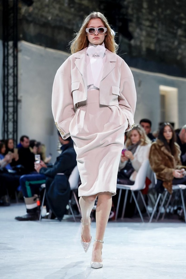 مجموعة الألبسة الراقية من ألكسندر فوتييه لربيع 2019