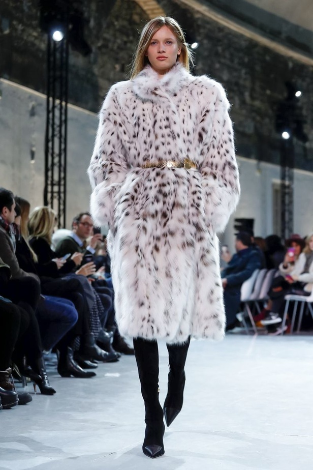 مجموعة الألبسة الراقية من ألكسندر فوتييه لربيع 2019