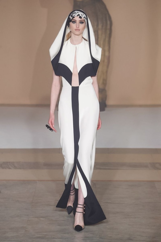 مجموعة ستيفان رولاند للهوت كوتور لموسم ربيع وصيف 2019