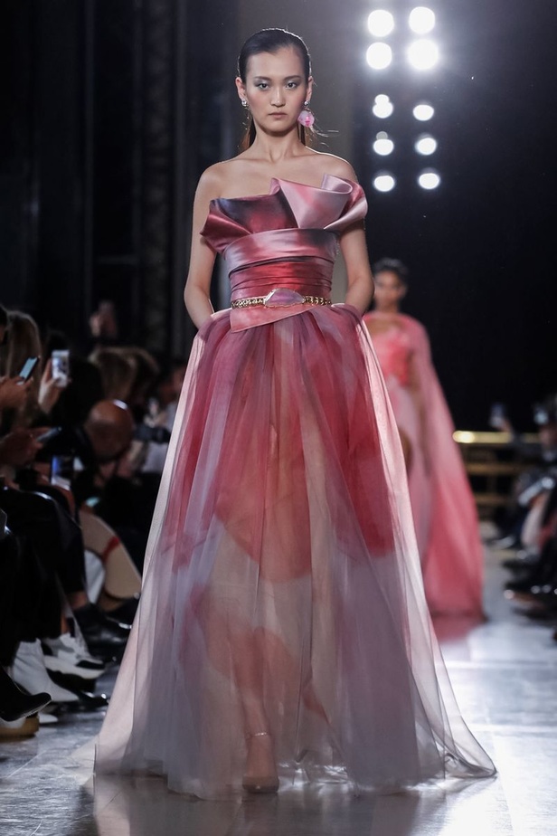 مجموعة ايلي صعب للهوت كوتور لربيع وصيف 2019