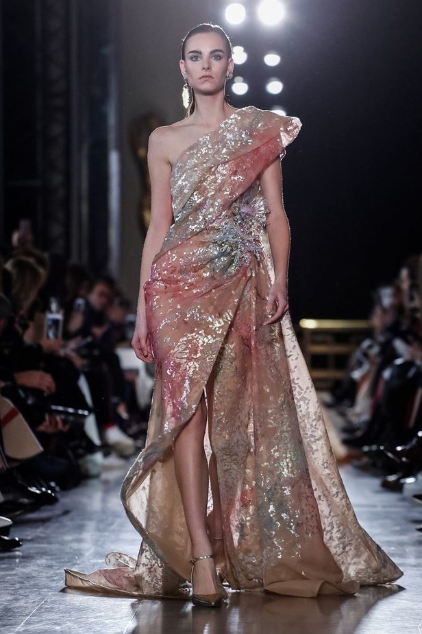 مجموعة ايلي صعب للهوت كوتور لربيع وصيف 2019